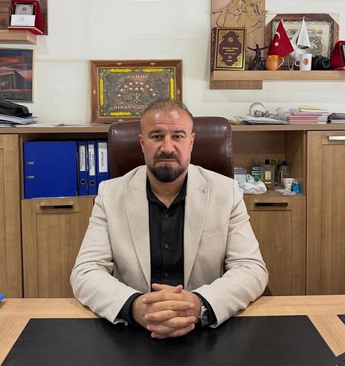 DEMİRCİ'DEN OKULLARDAKİ SİLAHLI OLAYLARA KARŞI ACİL TEDBİR ÇAĞRISI 
